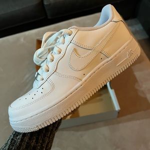 SOLD - Nike : White Air Force 1 LE (GS) sneakers - Read description for details.